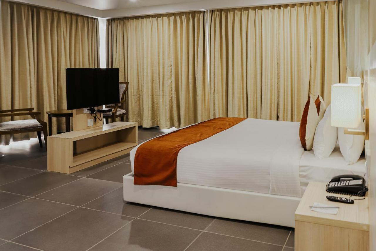 Regenta Central Somnath, Bhalpara Екстериор снимка