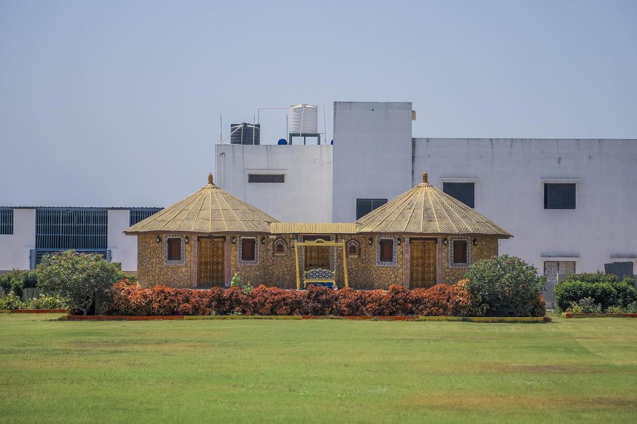Regenta Central Somnath, Bhalpara Екстериор снимка