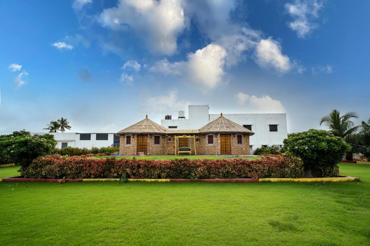 Regenta Central Somnath, Bhalpara Екстериор снимка