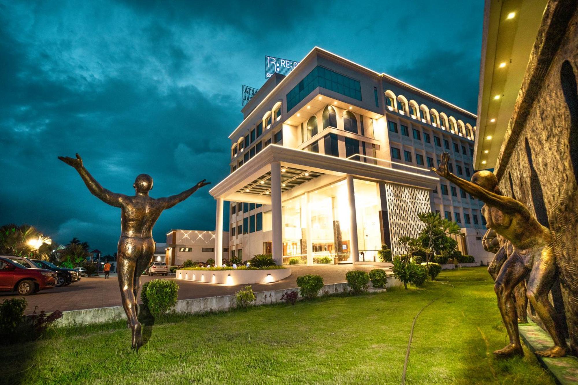 Regenta Central Somnath, Bhalpara Екстериор снимка