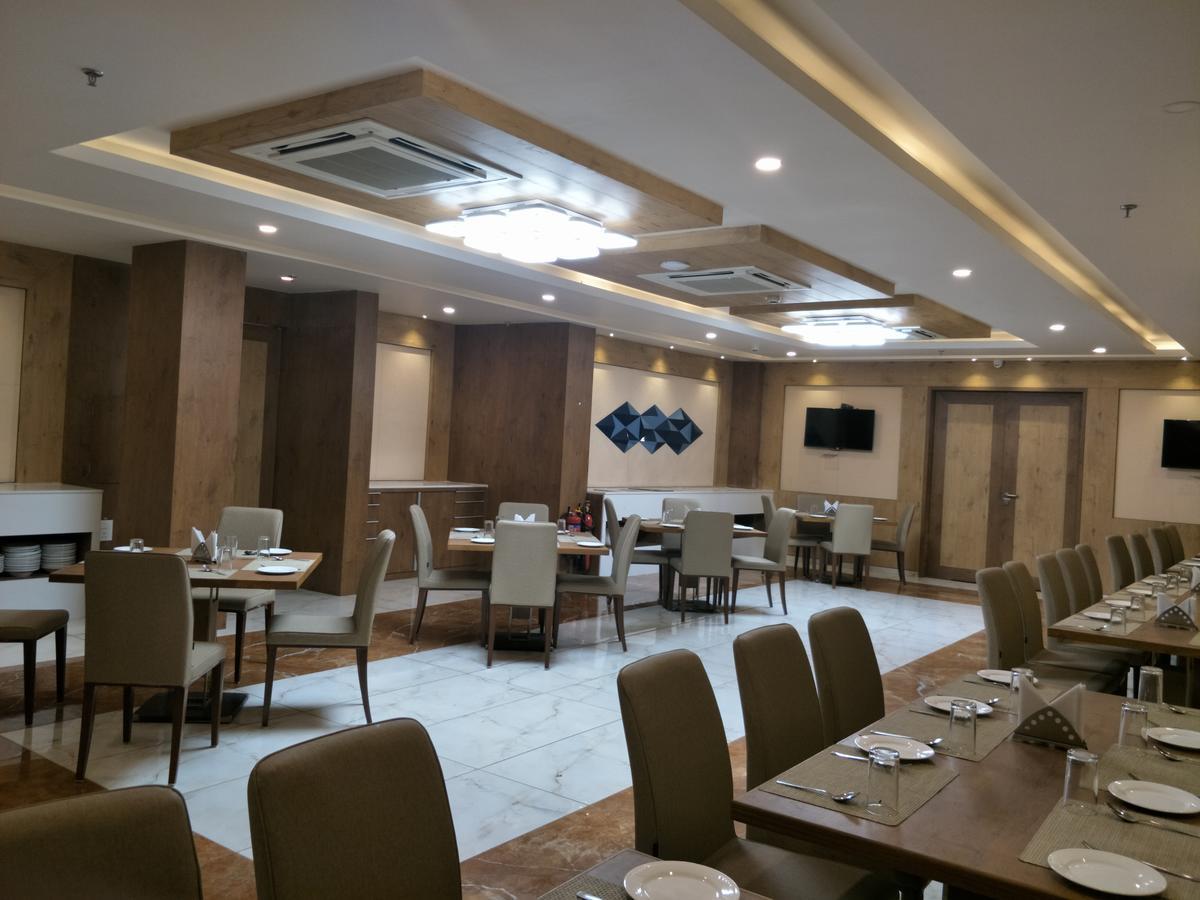 Regenta Central Somnath, Bhalpara Екстериор снимка